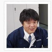 <strong>管理本部</strong> 青葉 俊文
