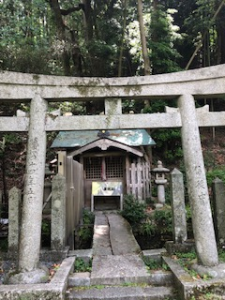 鳥居正面